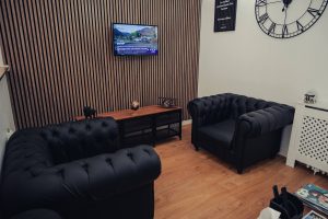 salon_attente_barber_and_chill_palaiseau